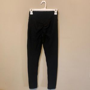 Jenbou Textured Scrunch Leggings